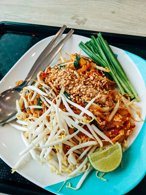 Slik lager du pad thai fra bunnen